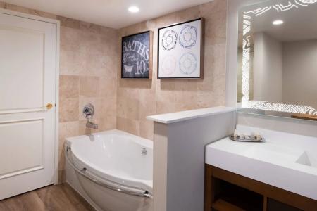 Renaissance Newport Beach - 53