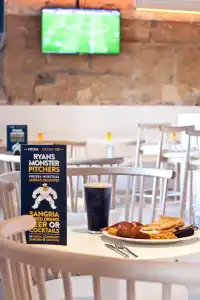 Ryans La Marina - 12