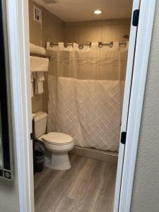 Lantern Light Inn - Romantic Getaway - 5