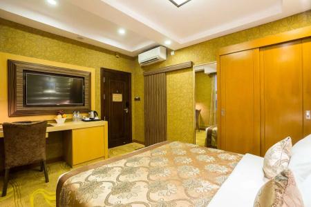 Best Western Chinatown - 76