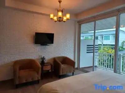 At Koh Larn Resort - 114