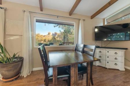 Lantern Light Inn - Romantic Getaway - 88