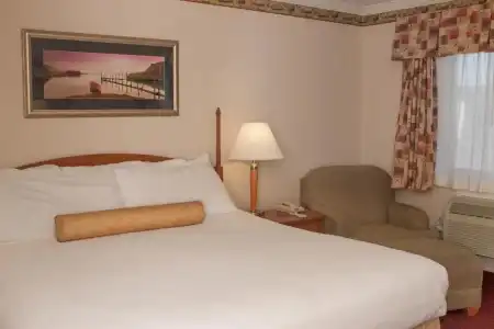 Flagship Inn and Suites - 44