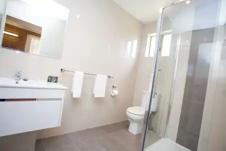 Blue Whale Motor Inn & Apartments - 6