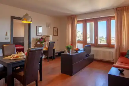 Marbela Apartments & Suites - 120