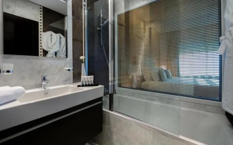 ADAM Suites - 100