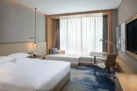 Courtyard by Marriott Zhengzhou Airport - 4