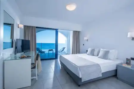 Peninsula Resort & Spa - 14