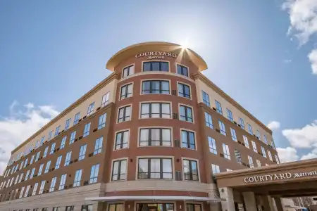 Courtyard by Marriott South Bend Downtown - 32