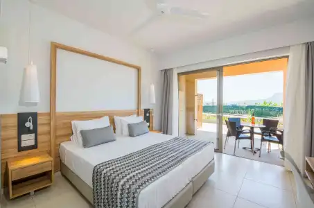 Kiani Beach Resort Family - 6