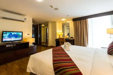 Lohas Residences Sukhumvit - 4