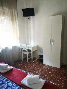 Bella Roma Guest House - 8