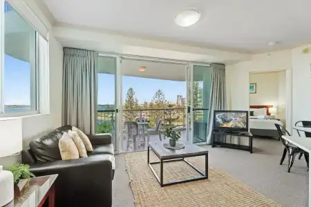 Crystal Bay on the Broadwater - 250