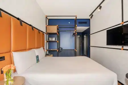 Ibis One Central - 14