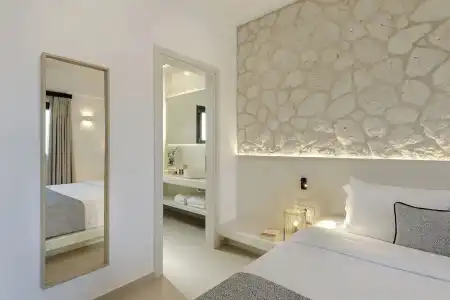 Onyx & Suites - 105