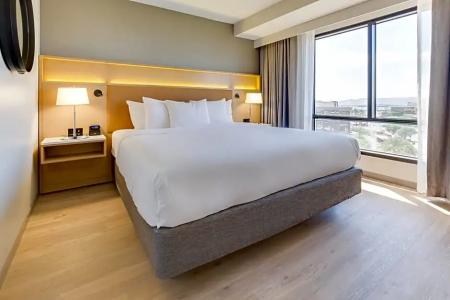 Radisson Phoenix Airport - 48