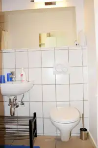 Unique Serviced Living at Airport Line - 8