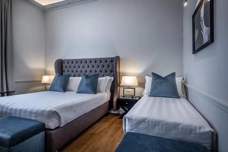 Ungherese Small Luxury - 52