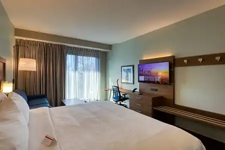 Holiday Inn Express & Suites Charlotte - South End by IHG - 60