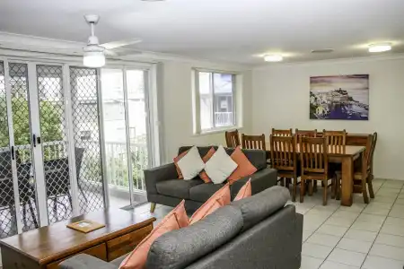 Surfers Beach Holiday Apartments - 88