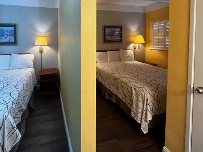 Van Ness Inn - 14