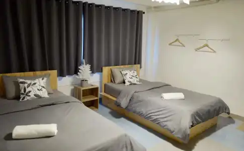 24 Poshtel Salaya - 0