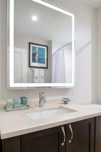 Waterline Villas & Marina, Autograph Collection - 140