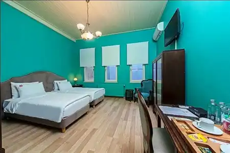 Meroddi Pera Flats - 44