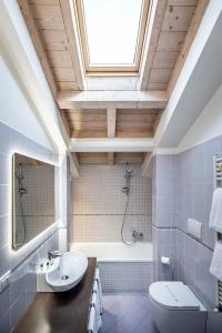 Ungherese Small Luxury - 158