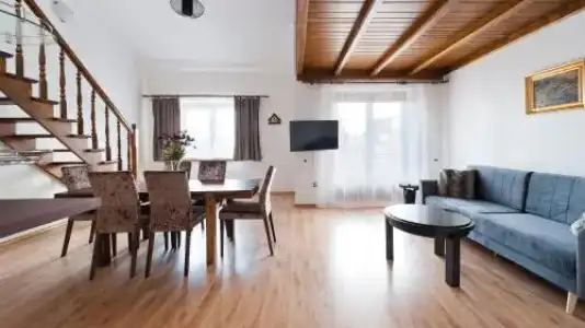 Target Hostel - 11