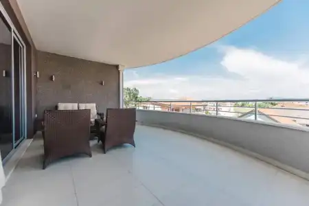 Laguna - 86