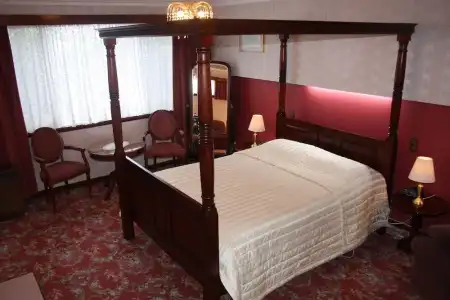 Motel Mayfair on Cavell - 88