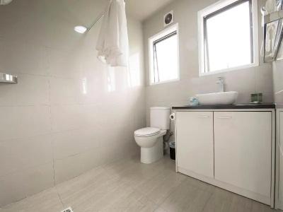 Middlemore Motel - 70