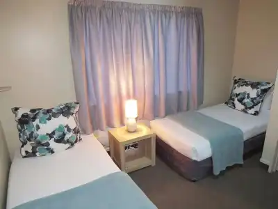 Pohutu Lodge Motel - 5