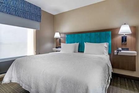 Hampton Inn & Suites Louisville East - 73