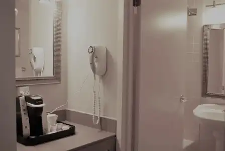 Holiday Inn & Suites Ottawa Kanata by IHG - 8