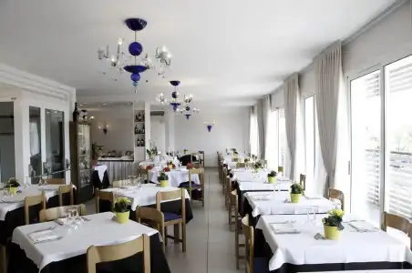 Kiss Beachfront & Restaurant - 19