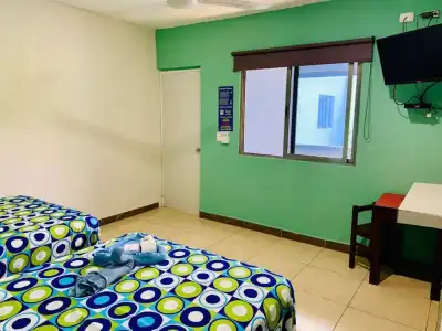 El Pato Inn - 2