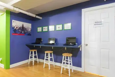 Wrigley Hostel - 22