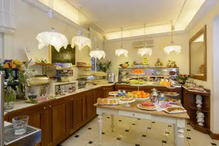 Unahotels Ala Venezia - Adults Only - 10