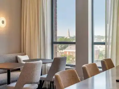 Sheraton Suites Old Town Alexandria - 100