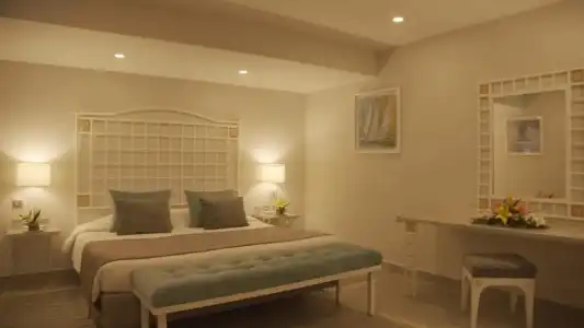 Suites les charmilles & spa - 84