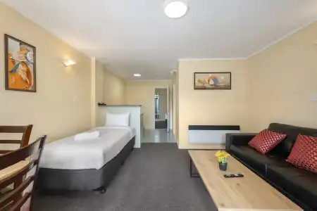 Fenton Court Motel - 22