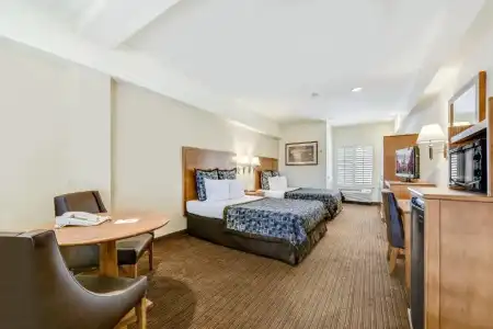 Anaheim Desert Inn and Suites - 24
