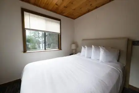Depe Dene Lakeside Resort - 386