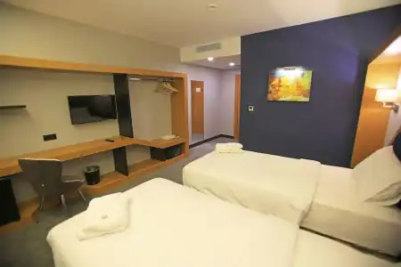 Roof 264 and Suites - 60