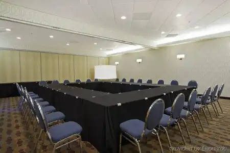 Hampton Inn & Suites By Hilton Calgary- University Northwest - 18