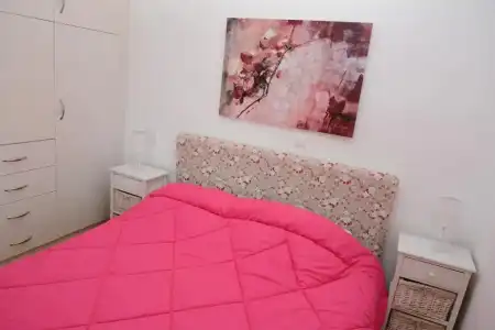 Dio Escapes Houses - 40