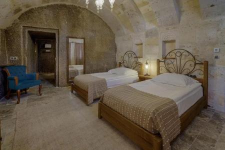 Hera Cave Suites - 102