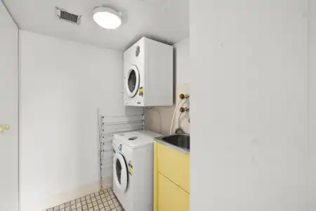 Gemini Court Holiday Apartments - 335